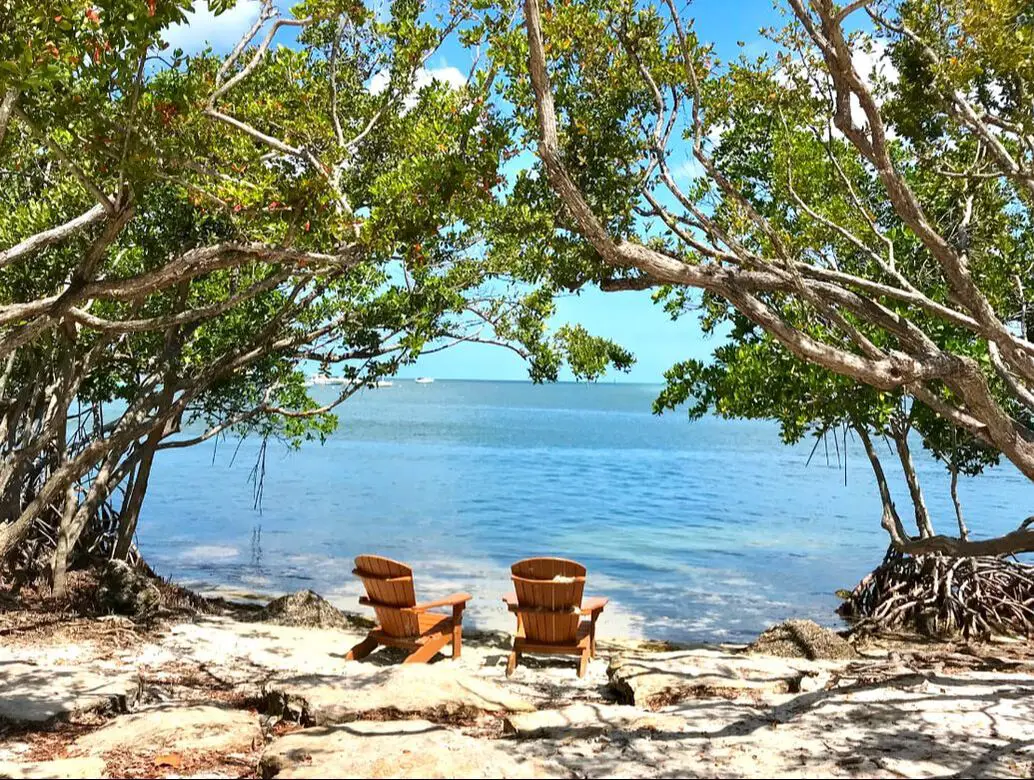 Picture of 2 chairs on Key West coast