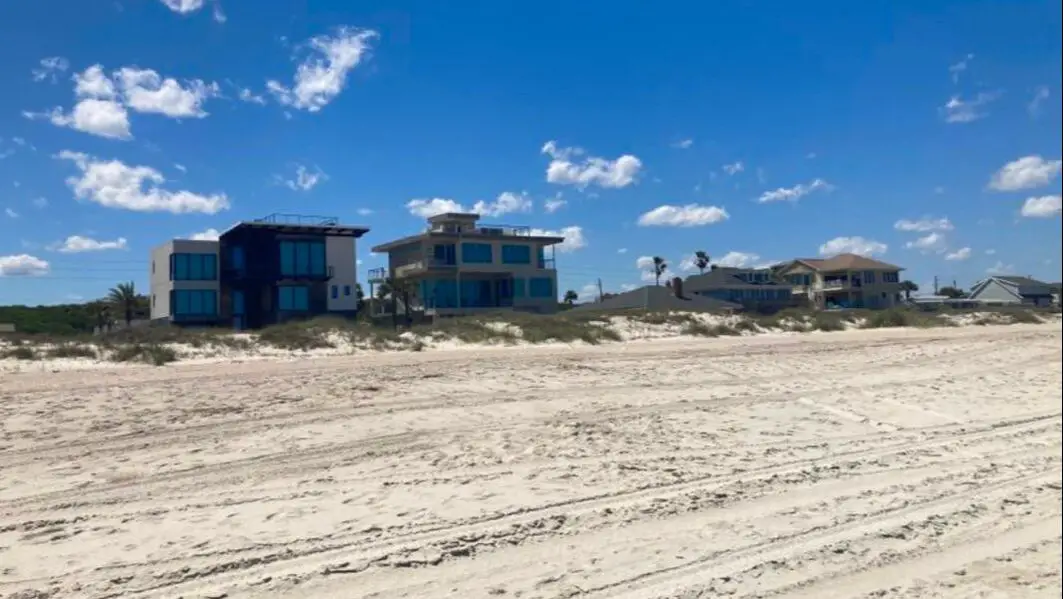 Picture of homes on Amelia Island Beach