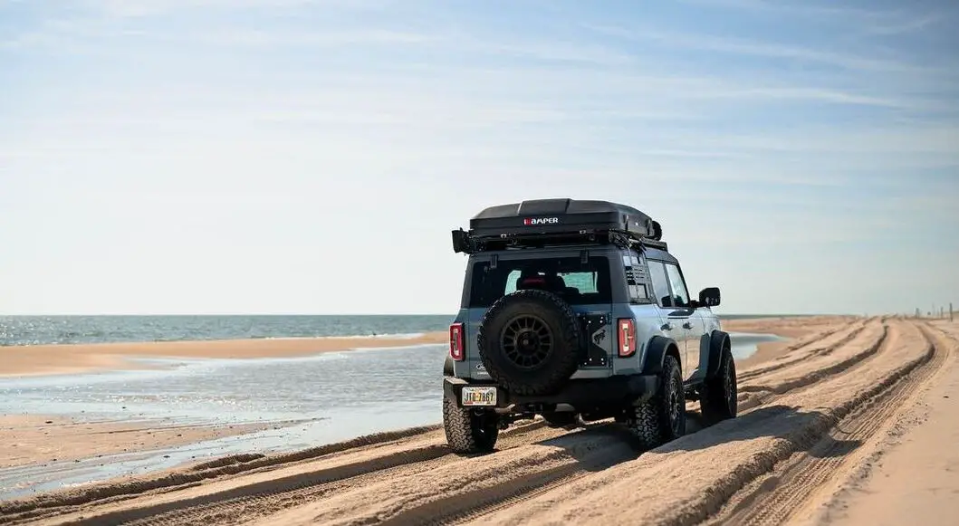Jeep driving on Assategue Island