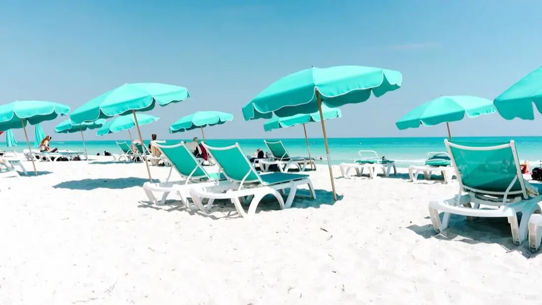 Picture of umbrellas on Miami Beach