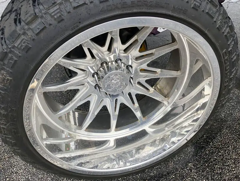 Picture of rims for Ford F250 truck